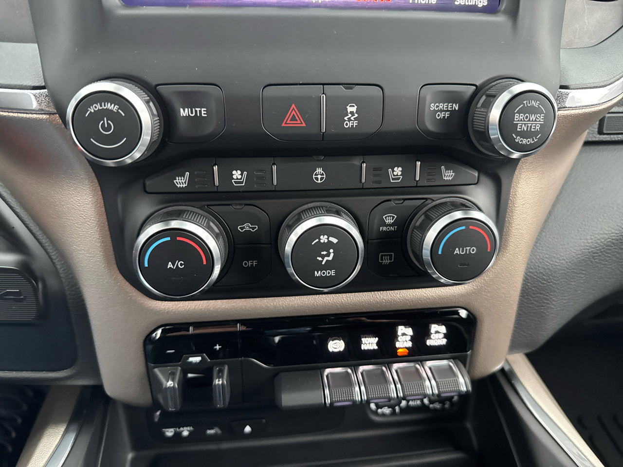 Used 2019 RAM 2500 Laramie image 21