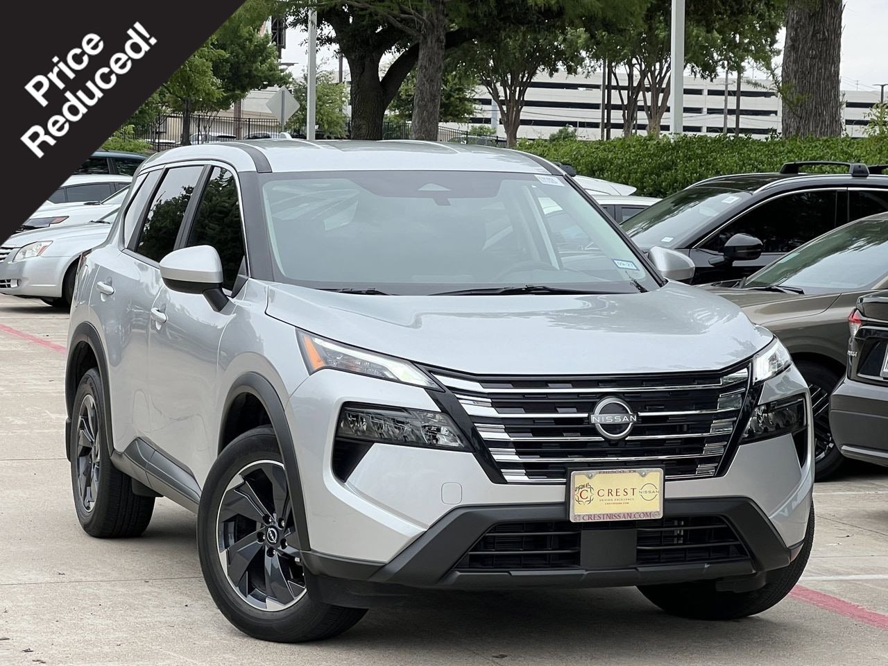 Certified 2025 Nissan Rogue SV FWD image 1