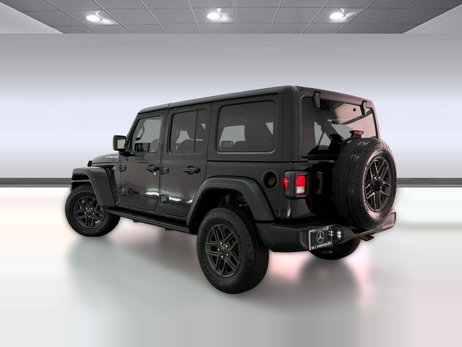 Used 2024 Jeep Wrangler Unlimited Sport AWD/4WD image 3