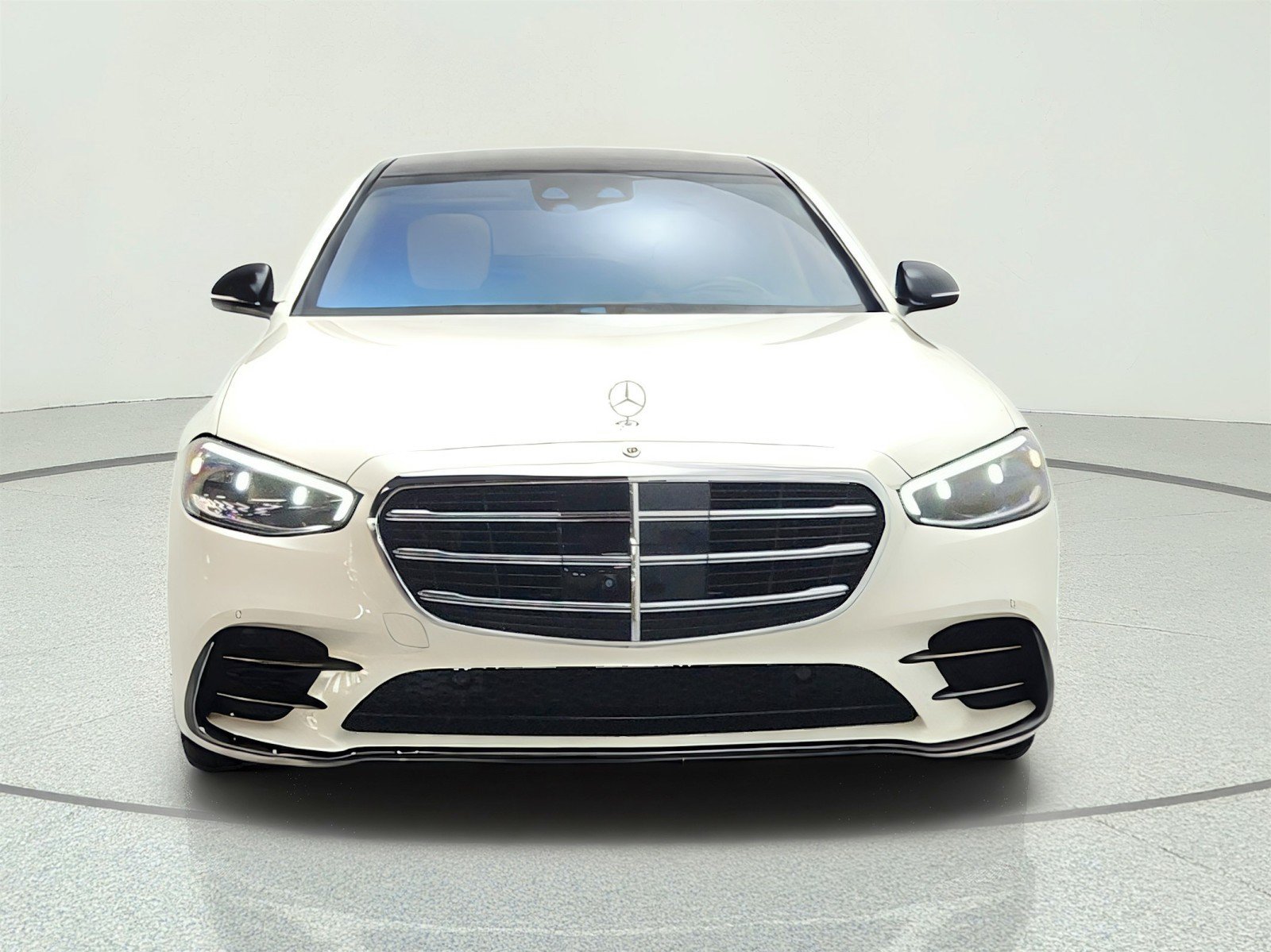 Used 2023 Mercedes-Benz S 580 4MATIC Sedan image 2