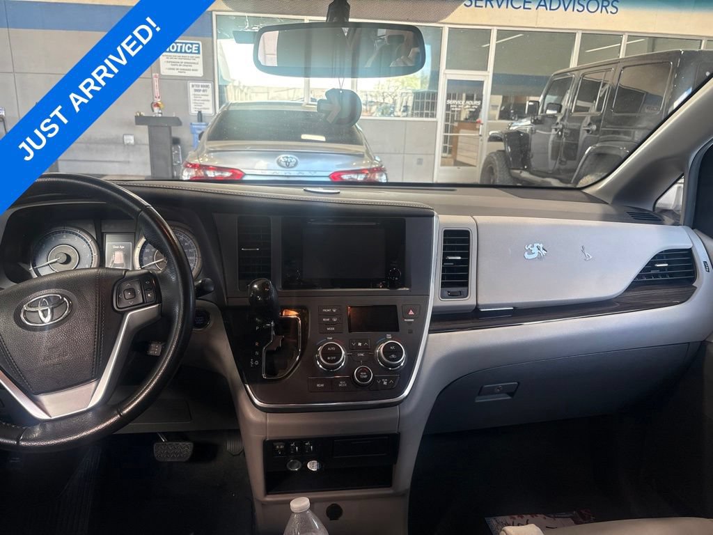 Used 2017 Toyota Sienna FWD image 6