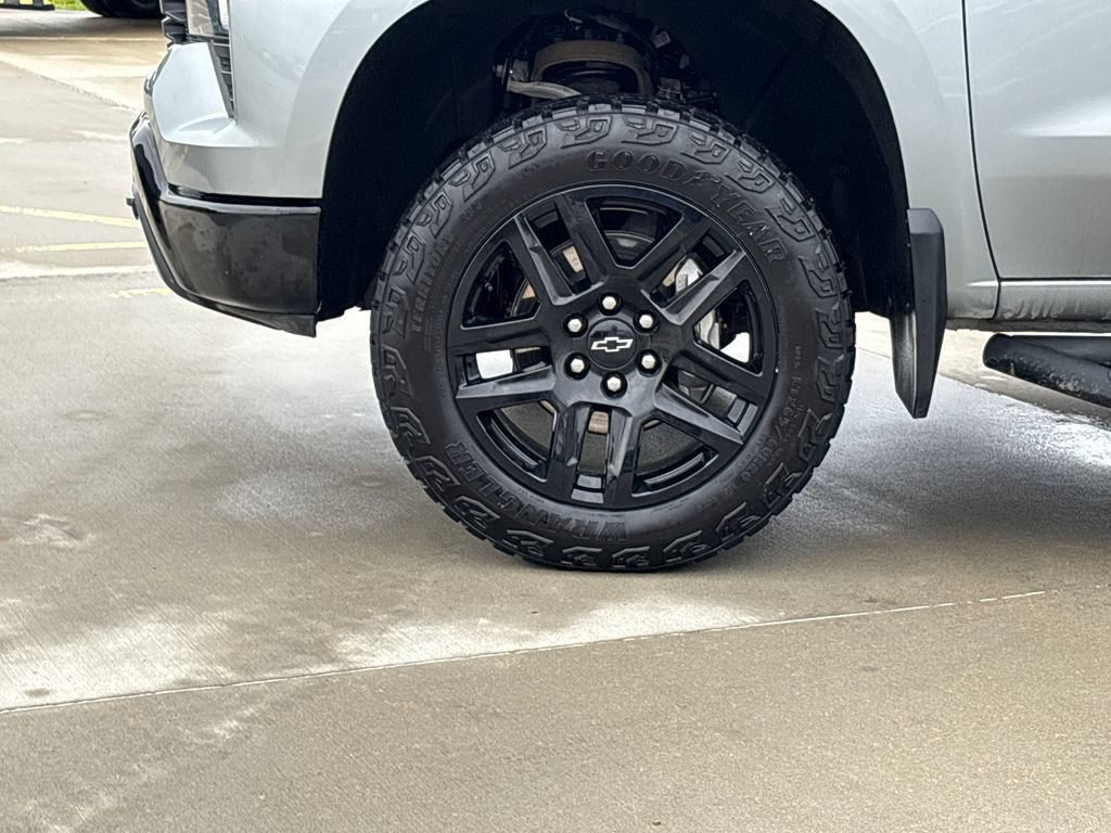 Used 2025 Chevrolet Silverado 1500 Custom Trail Boss w/ Dark Appearance Package AWD/4WD image 38