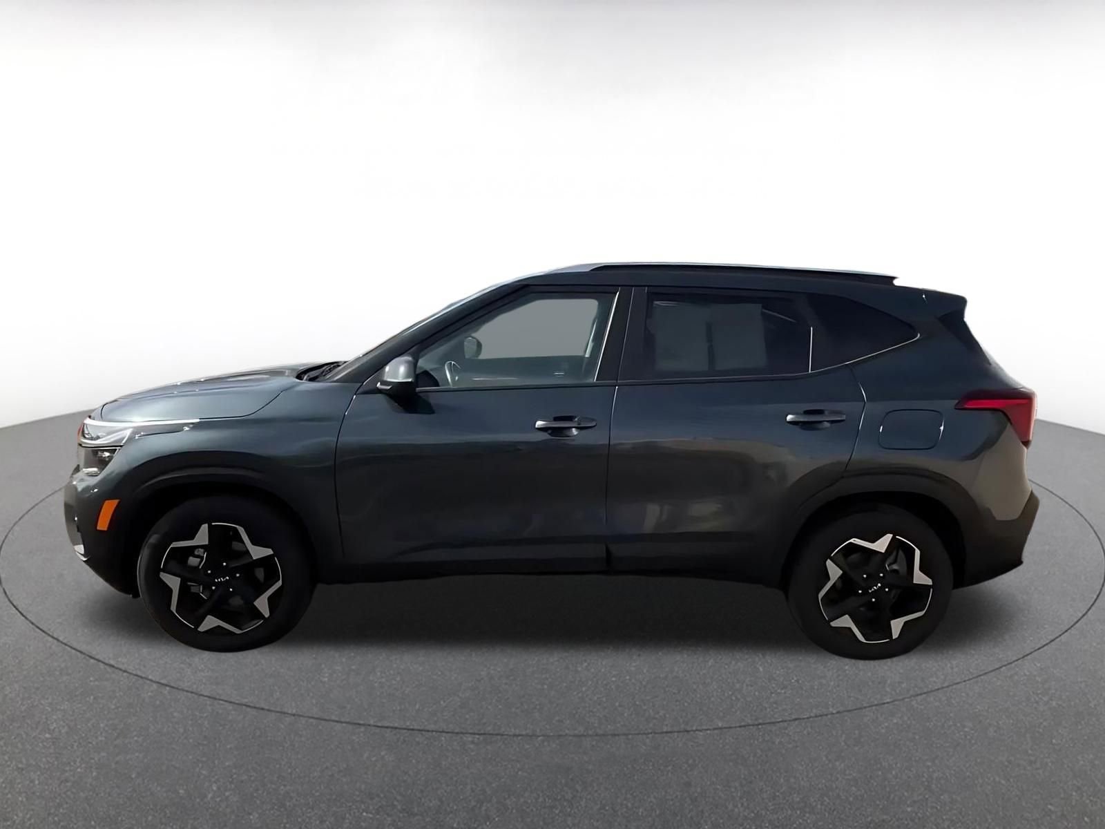 Used 2025 Kia Seltos S image 9