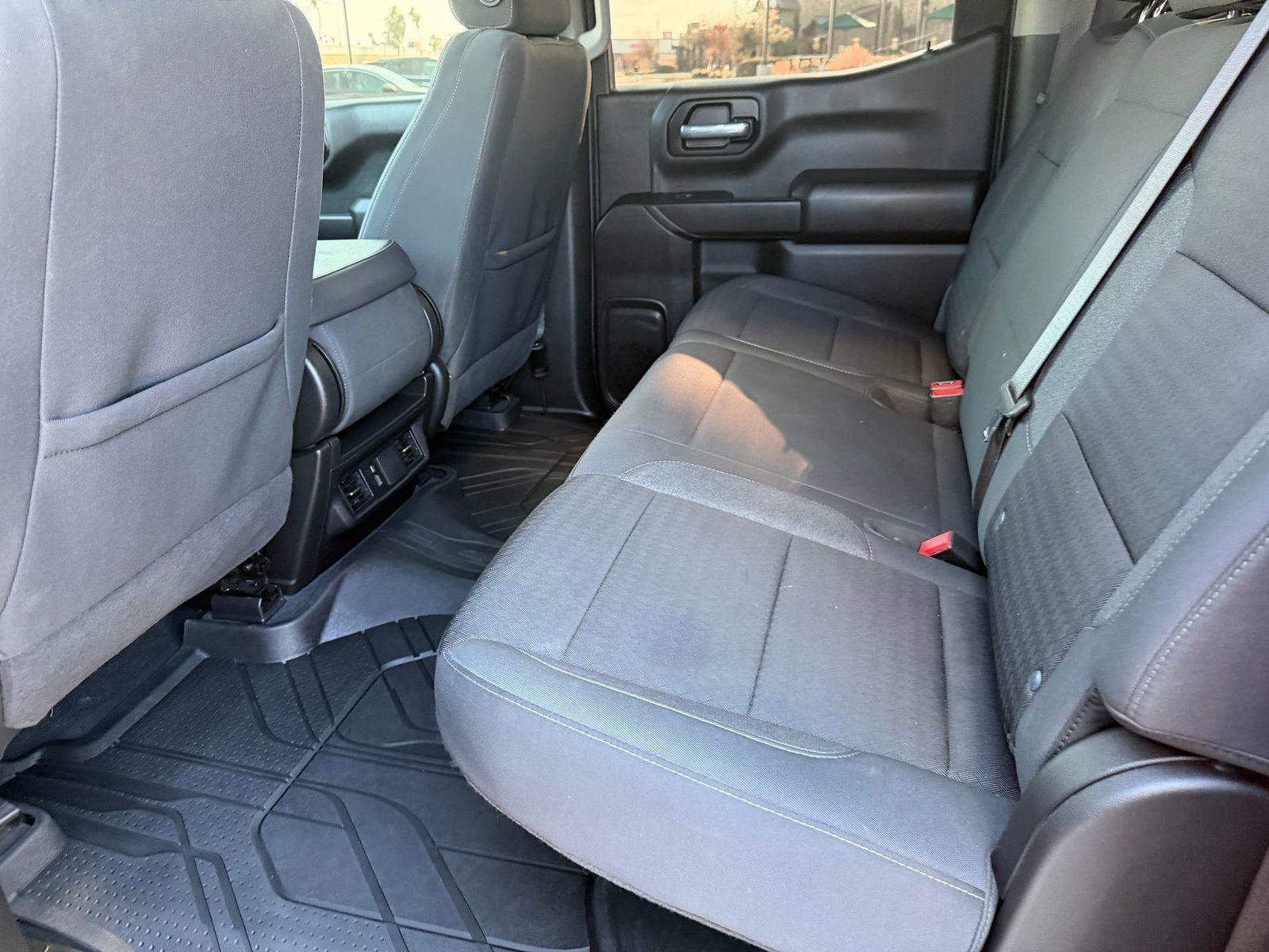 Used 2024 Chevrolet Silverado 1500 Custom Trail Boss w/ LPO, Dark Essentials Package image 4