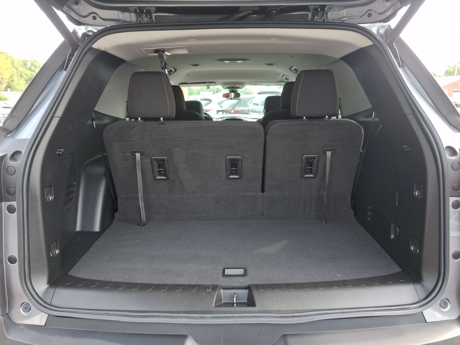 Used 2020 Chevrolet Traverse LT w/ Driver Confidence II Package AWD/4WD image 32