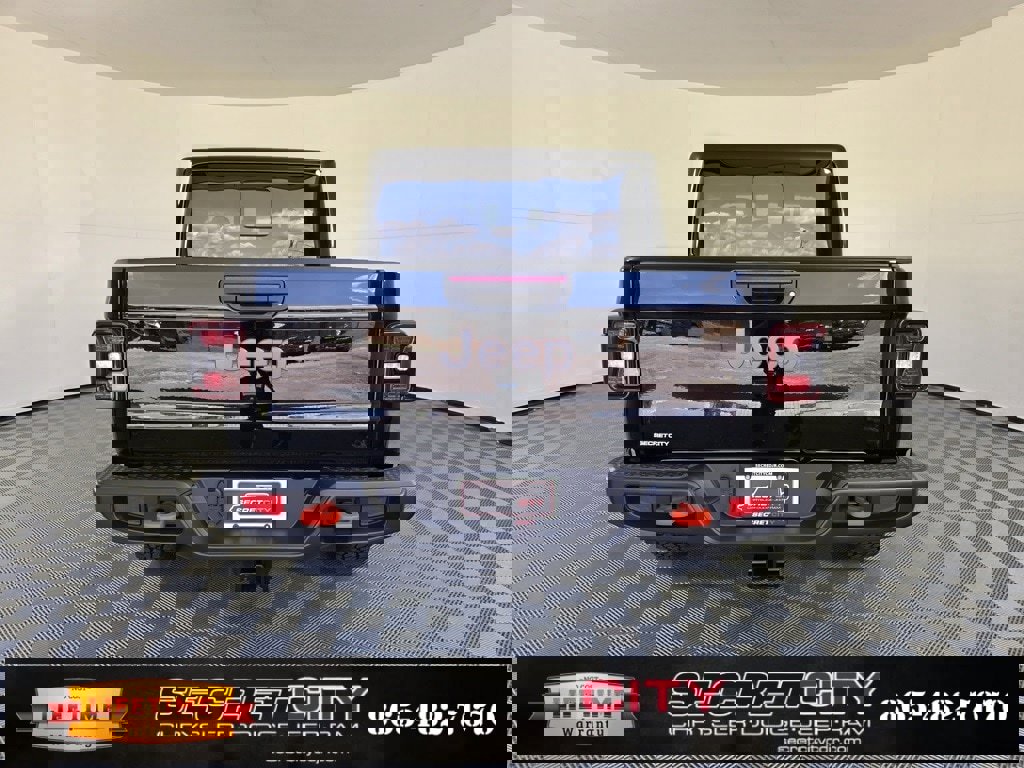 New 2025 Jeep Gladiator Mojave image 6