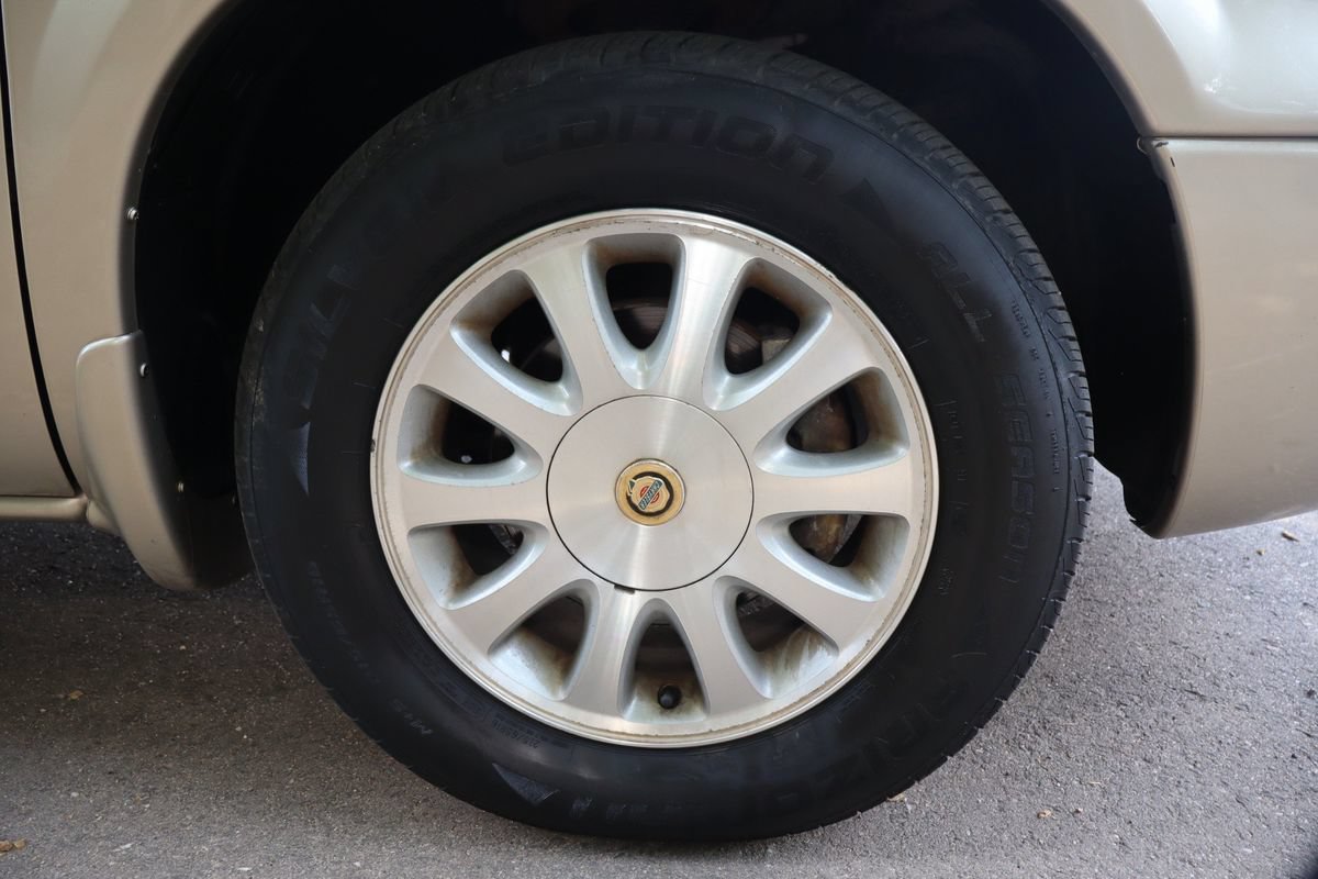 Used 2002 Chrysler Town & Country EX FWD image 42