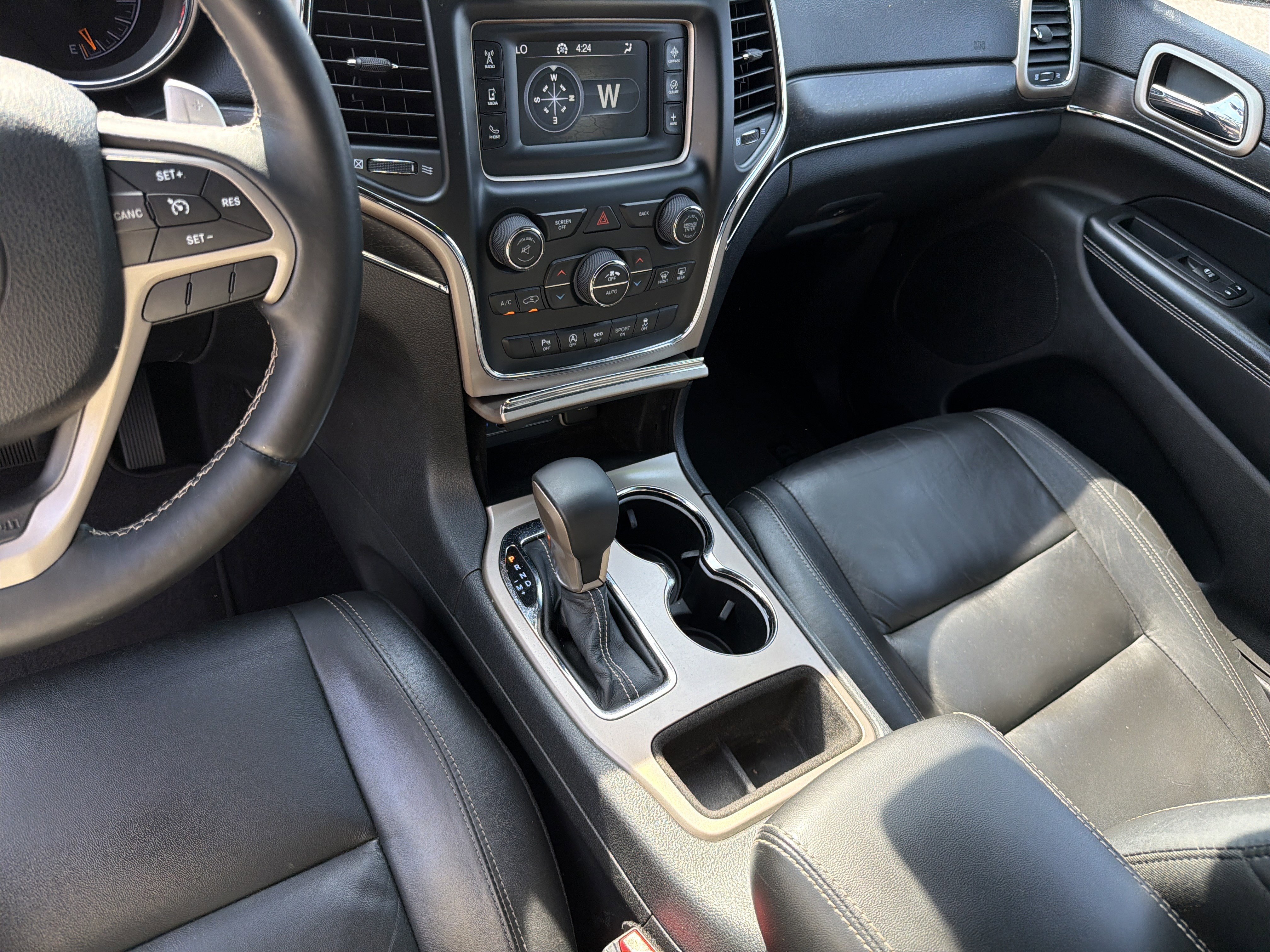 Used 2017 Jeep Grand Cherokee Limited RWD image 9