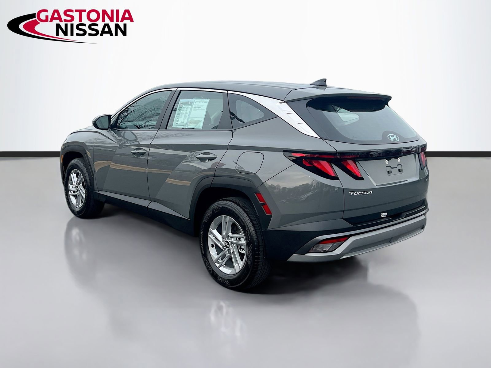 Used 2025 Hyundai Tucson SE image 6