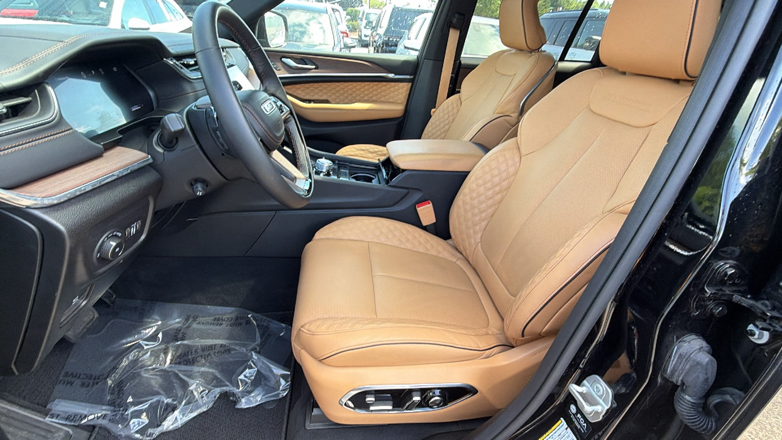 Used 2024 Jeep Grand Cherokee Summit AWD/4WD image 17