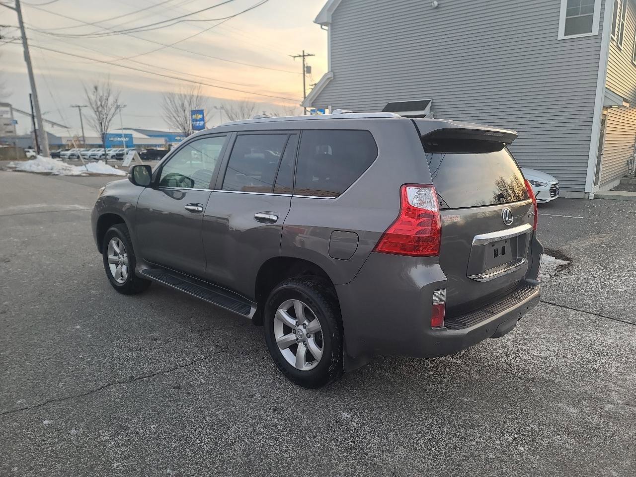 Used 2011 Lexus GX 460 w/ Comfort Plus Pkg AWD/4WD image 5