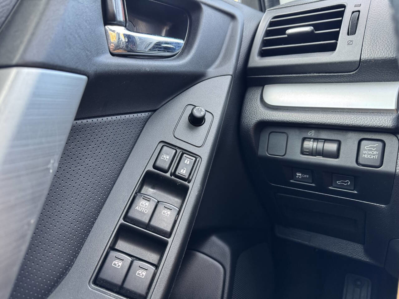 Used 2014 Subaru Forester 2.0XT Touring image 36