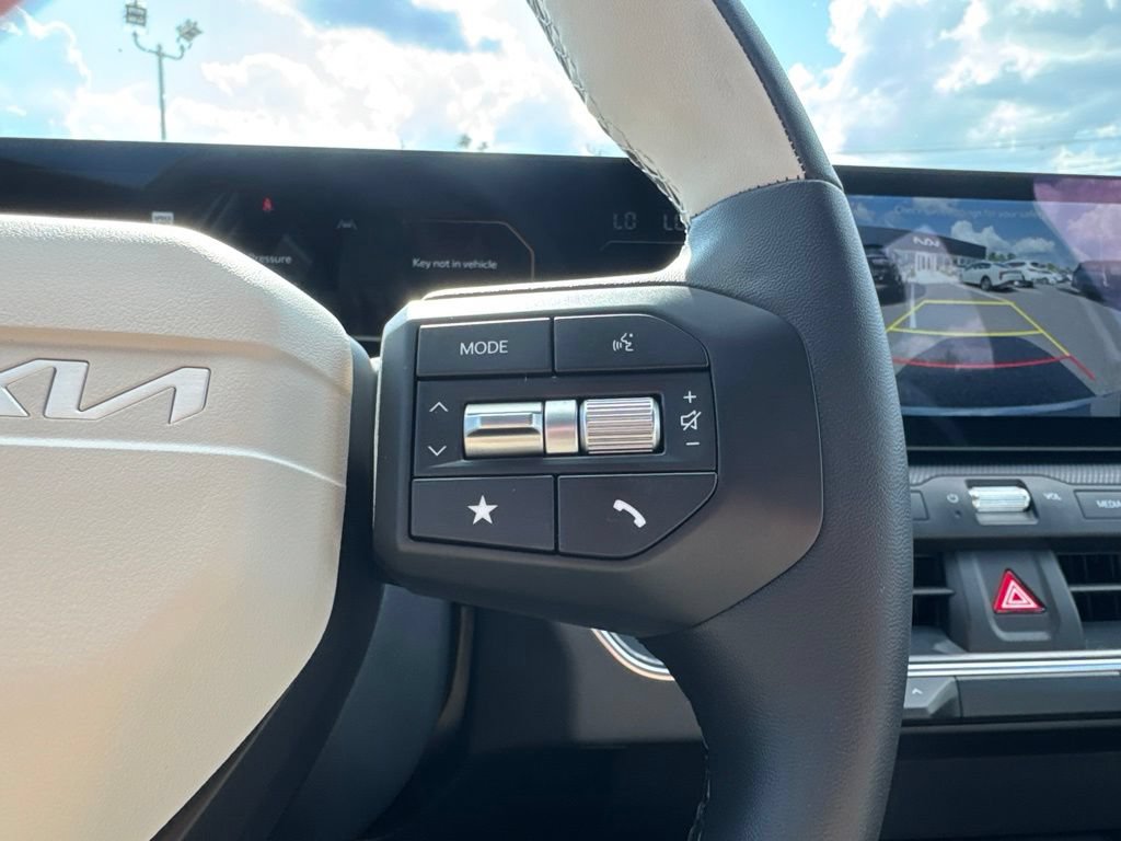New 2026 Kia K4 GT-Line w/ GT-Line Premium Package FWD image 18