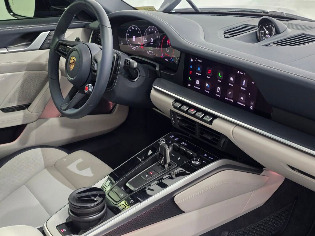 Certified 2025 Porsche 911 Targa 4 GTS AWD/4WD image 21