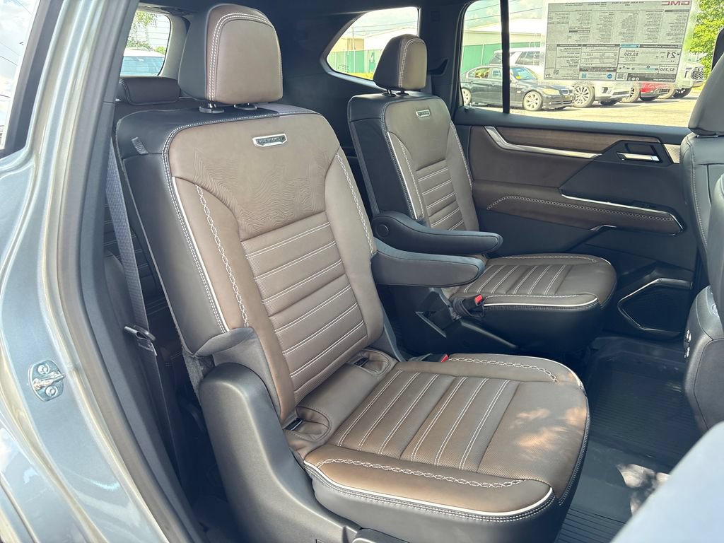 New 2026 GMC Acadia Denali Ultimate w/ LPO, Floor Liner Package AWD/4WD image 50