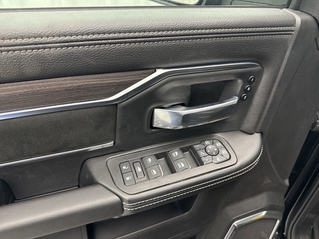 New 2026 RAM 3500 Laramie AWD/4WD image 23