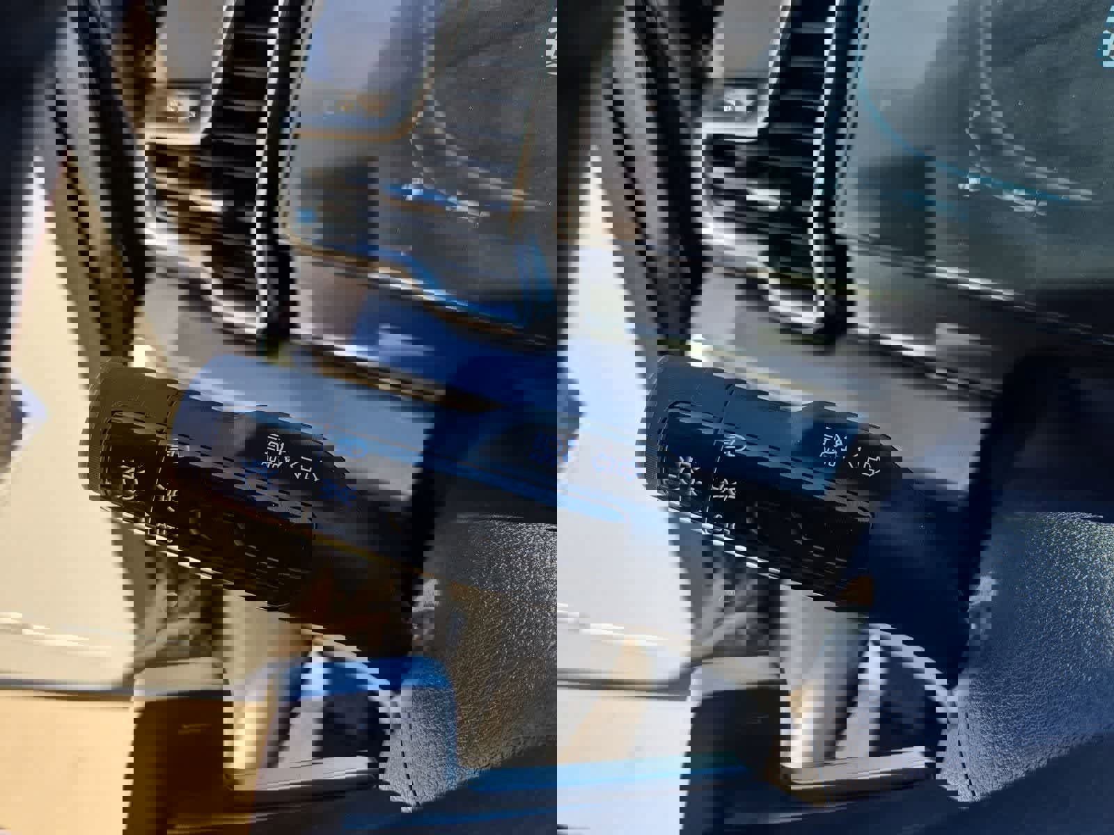 Used 2025 Kia Sportage EX image 24