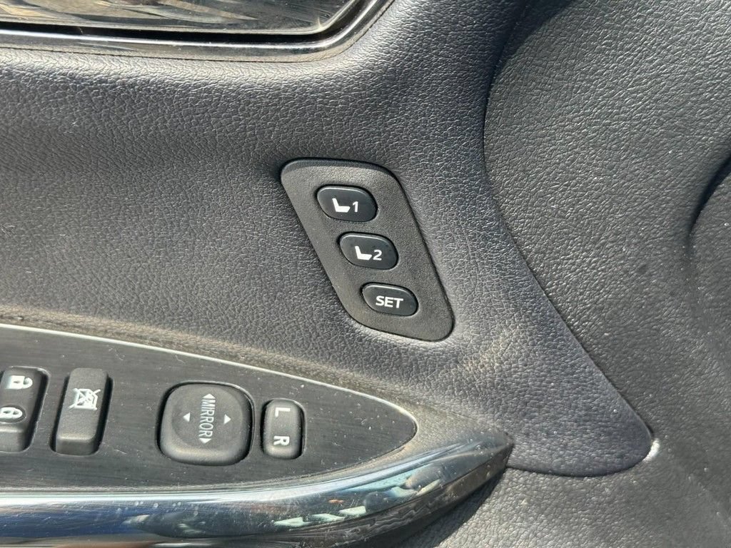 Used 2018 Toyota Avalon Limited FWD image 23