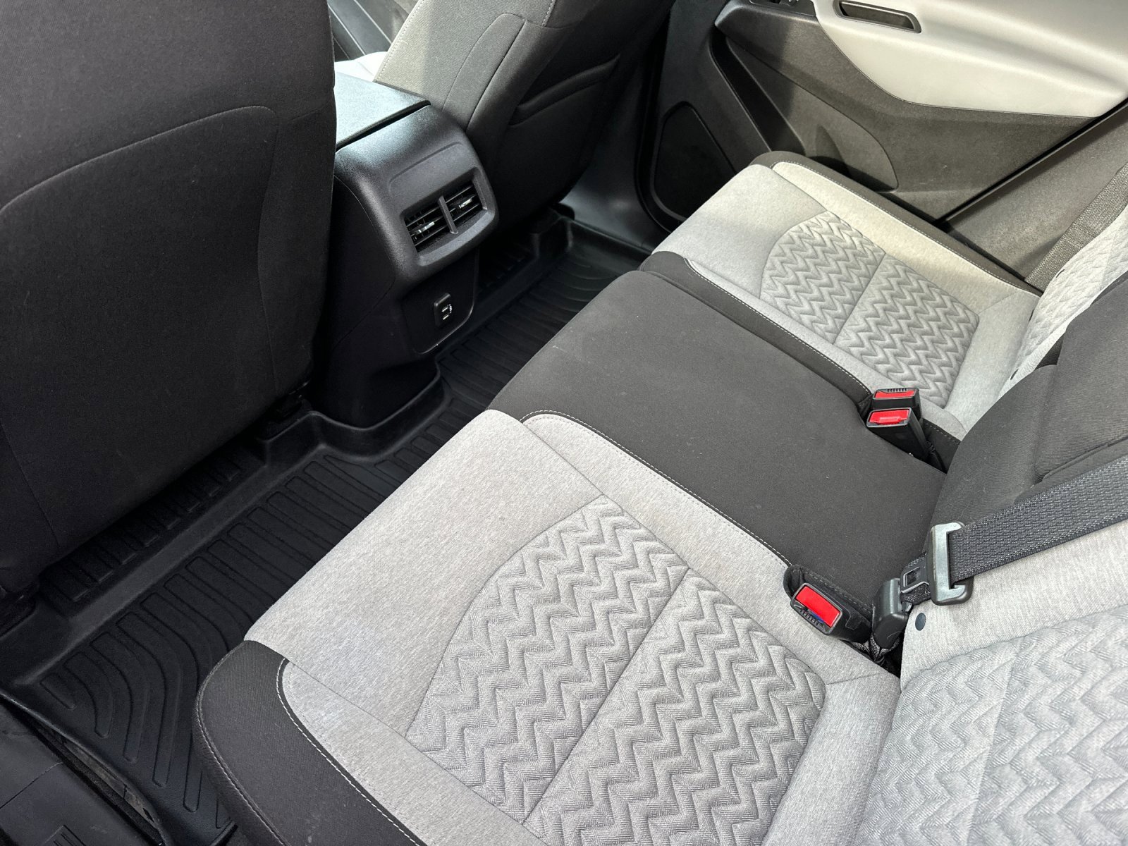 Used 2024 Chevrolet Equinox LS image 12