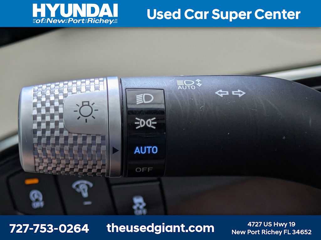 Used 2025 Genesis GV70 2.5T w/ Select Package AWD/4WD image 40