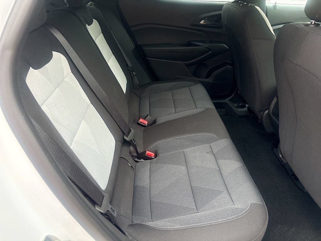 Used 2026 Chevrolet Trax RS FWD image 25