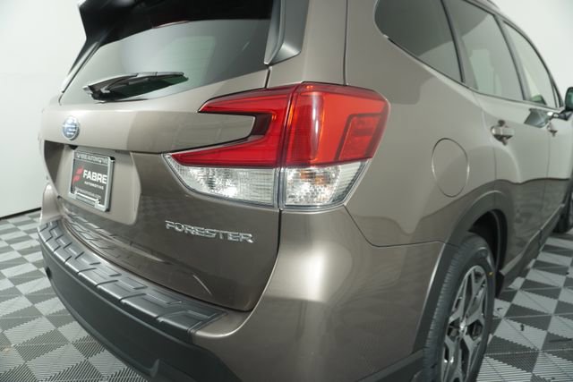 Used 2023 Subaru Forester Premium image 13