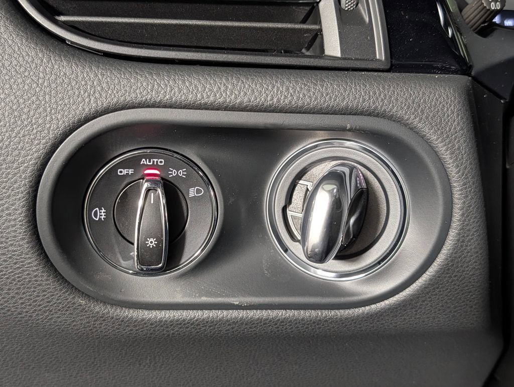 New 2026 Porsche Macan image 34