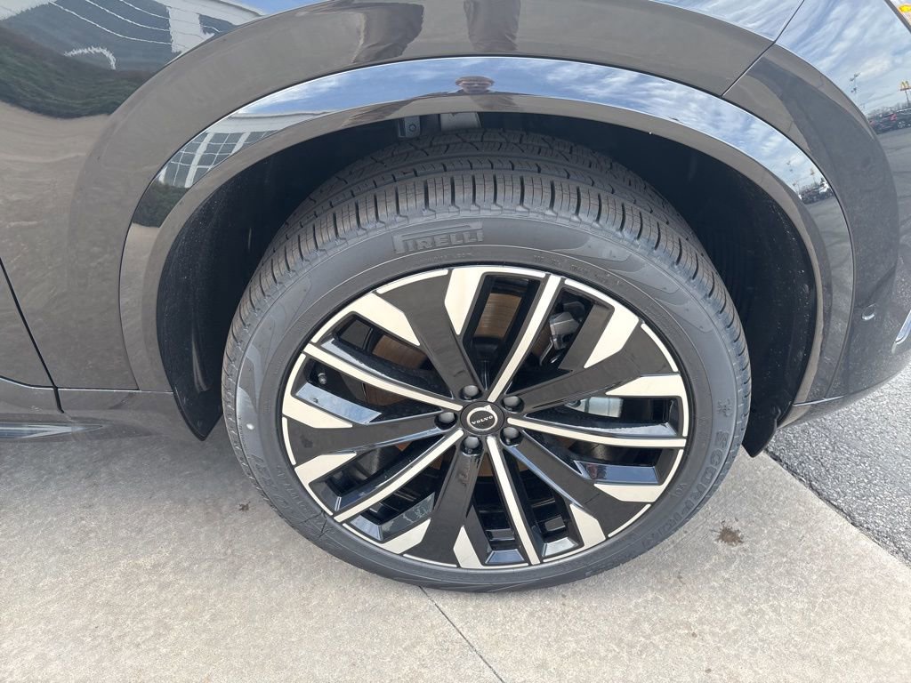 New 2026 Volvo XC90 T8 Ultra w/ Protection Package Premier image 14