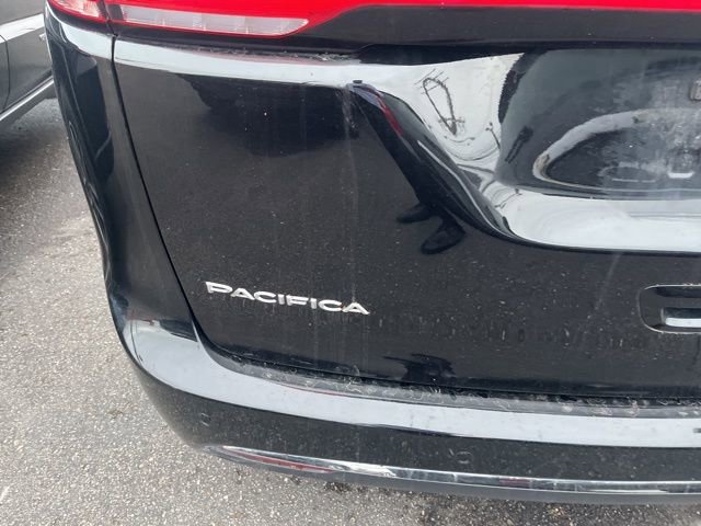 Used 2025 Chrysler Pacifica Select image 20