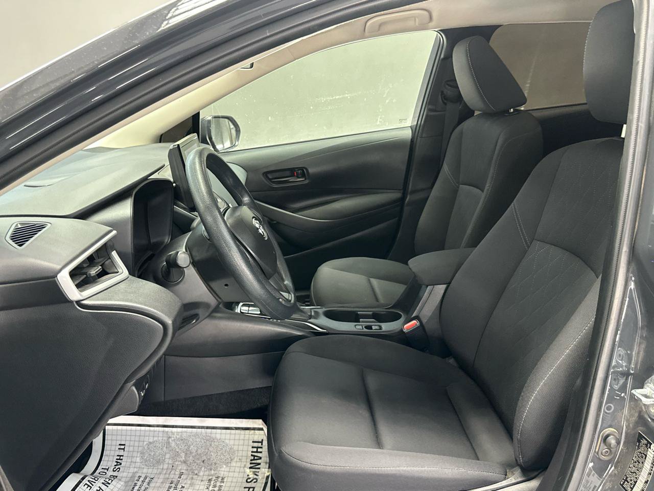 Used 2025 Toyota Corolla LE FWD image 17