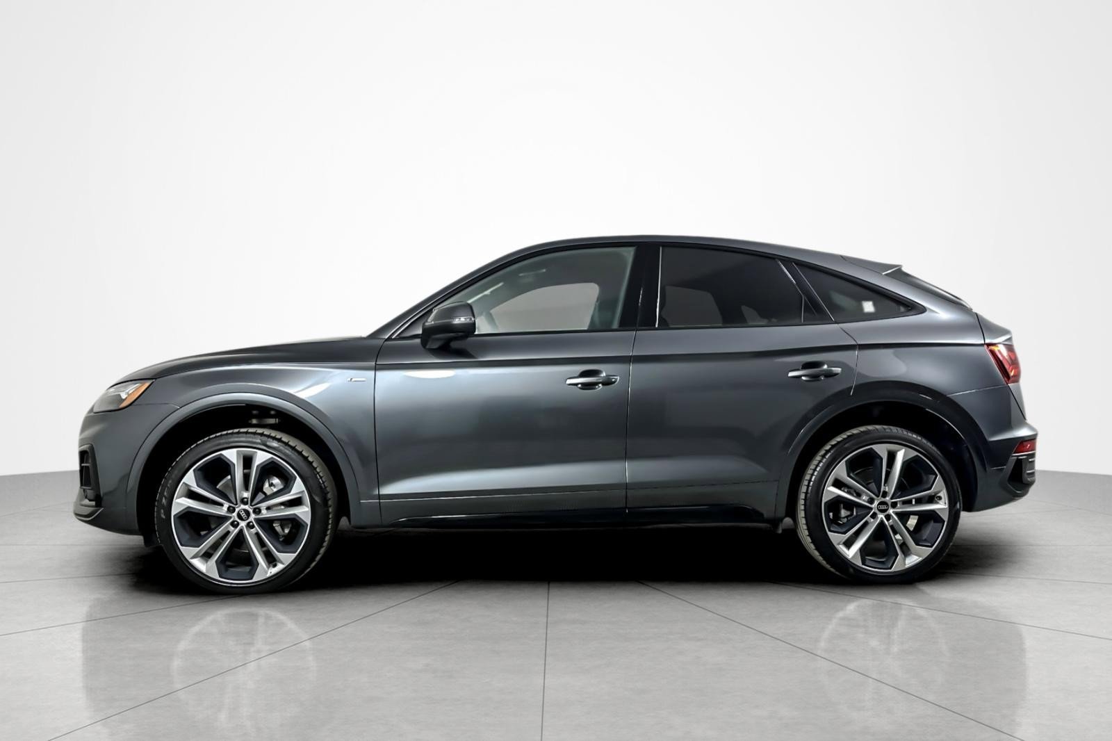 Used 2023 Audi Q5 2.0T Premium Plus w/ Premium Plus Package image 2