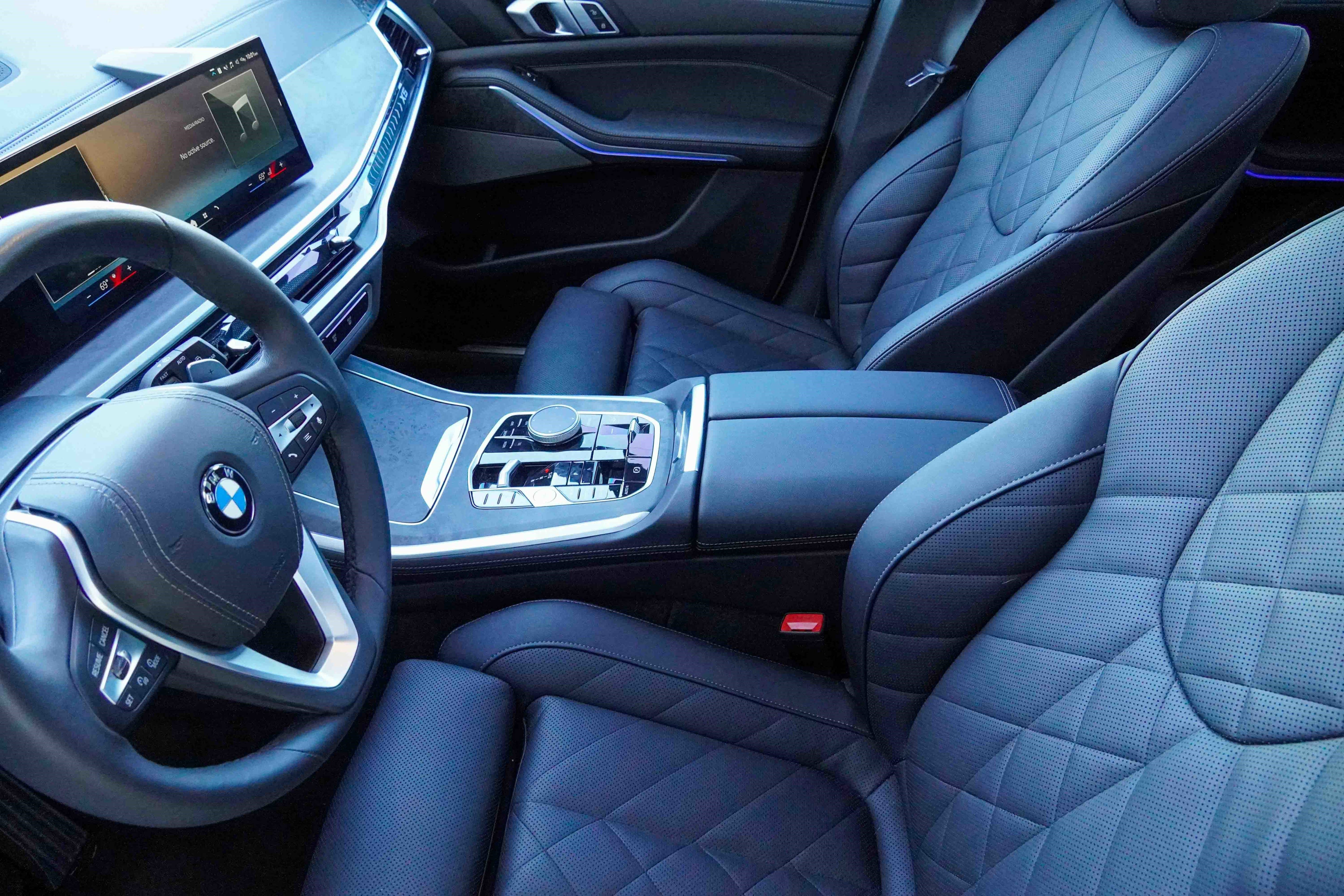 Used 2025 BMW X5 sDrive40i w/ Premium Package image 11