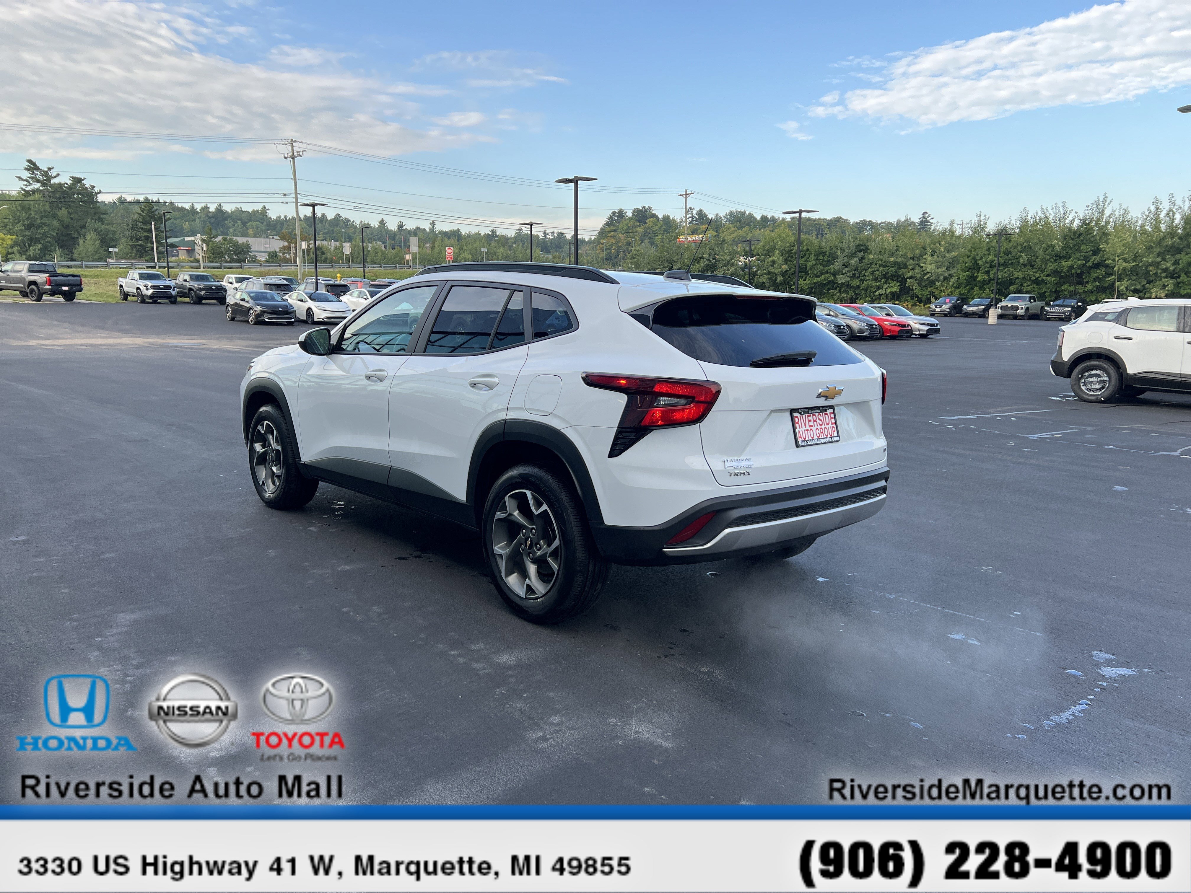 Used 2024 Chevrolet Trax LT w/ LT Convenience Package image 6