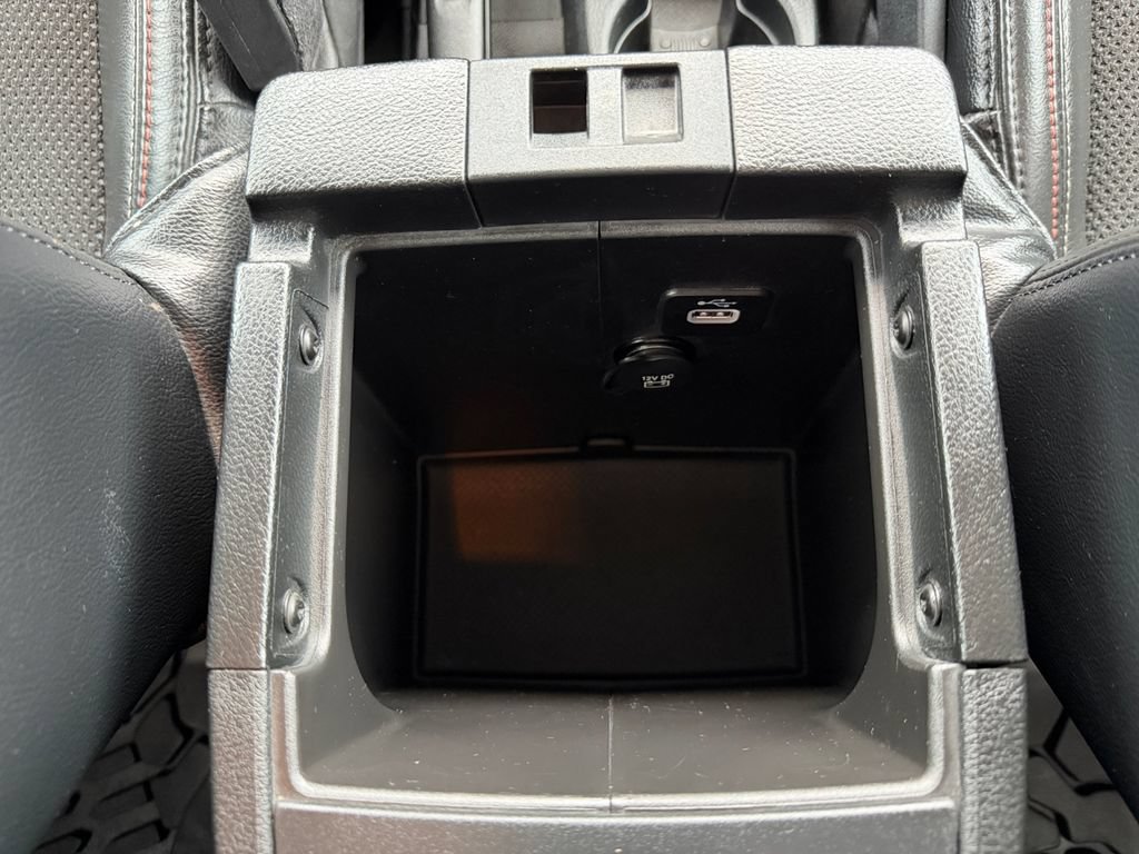 Used 2017 Jeep Wrangler Unlimited Sahara AWD/4WD image 29