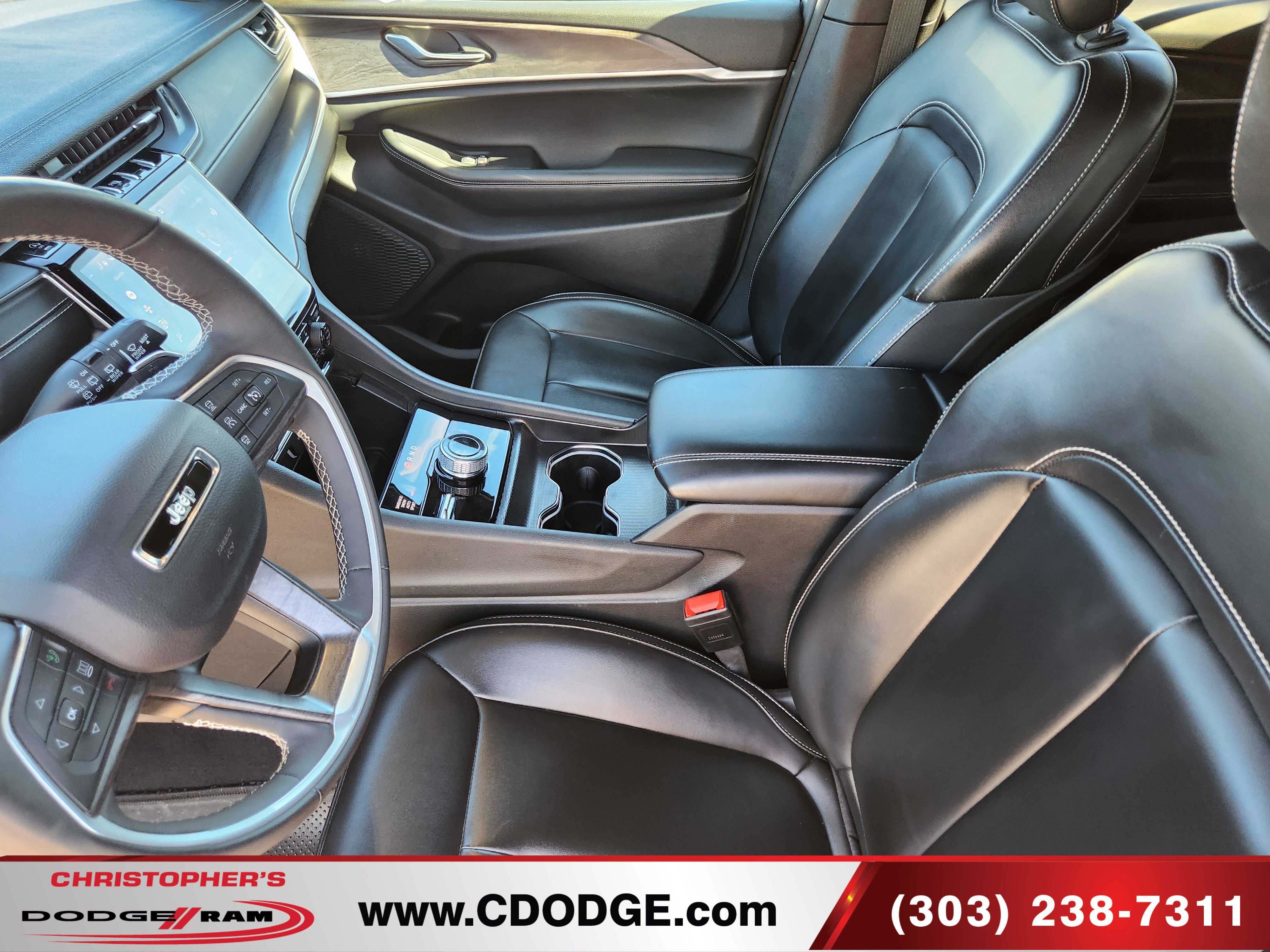 Used 2024 Jeep Grand Cherokee Limited image 10