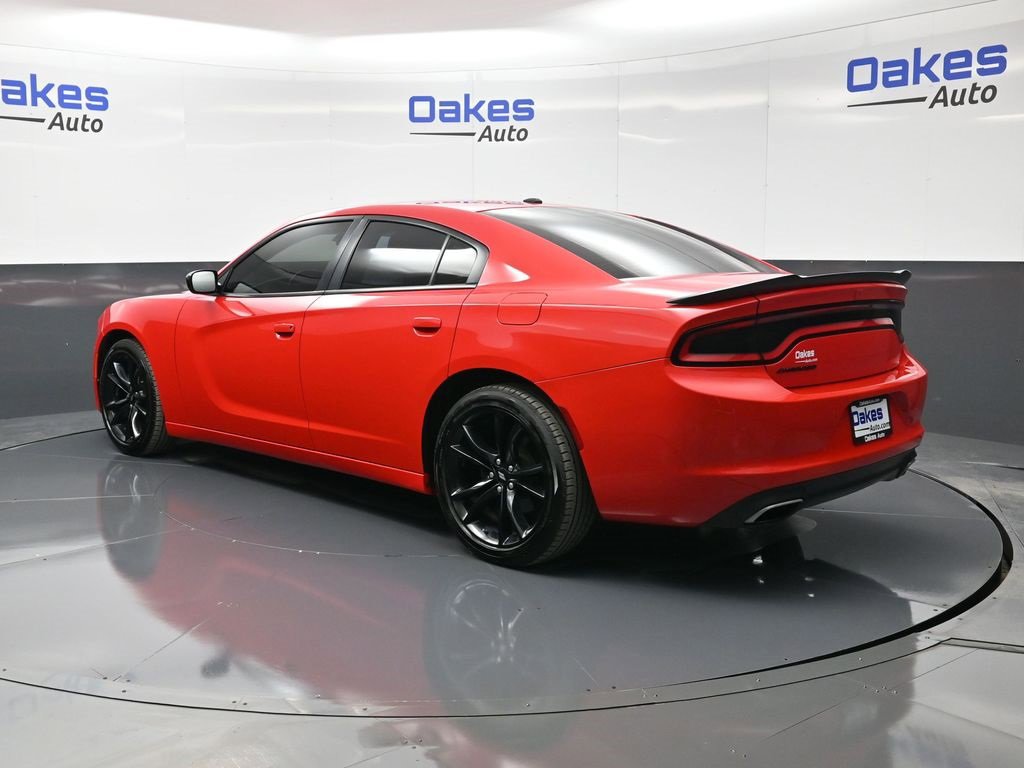 Used 2018 Dodge Charger SXT w/ Blacktop Package image 6
