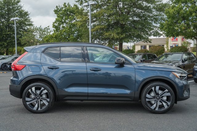 New 2026 Volvo XC40 B5 Ultra w/ Climate Package AWD/4WD image 4