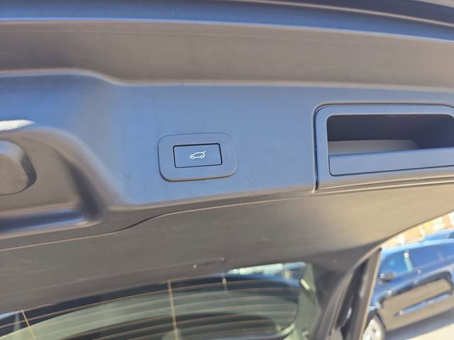 Certified 2025 Land Rover Range Rover Evoque S image 16