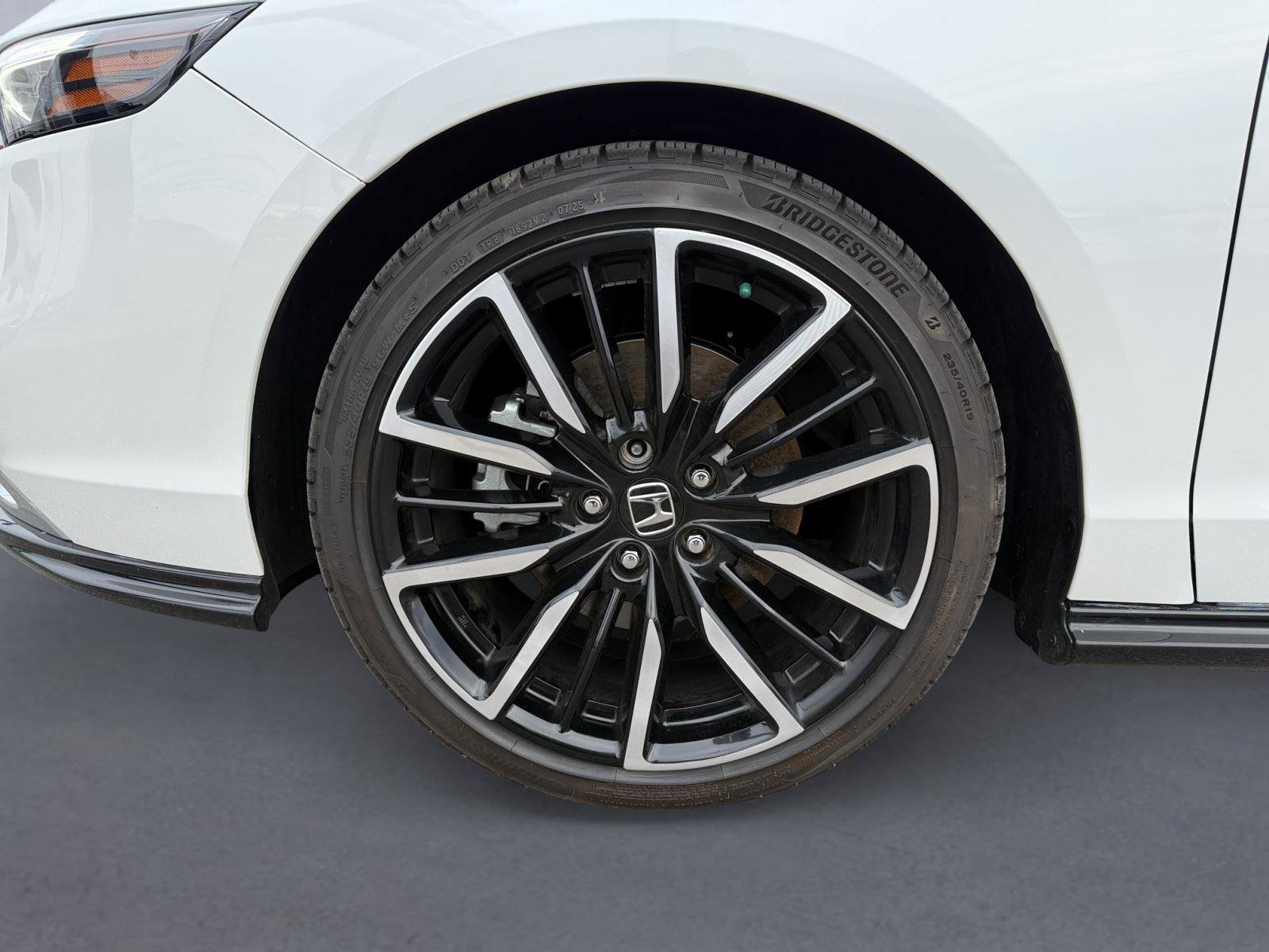 Used 2023 Honda Accord Touring image 9