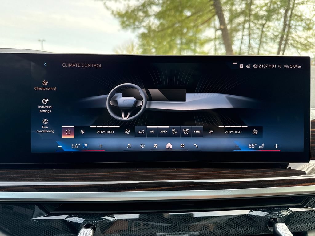 New 2026 BMW X7 xDrive40i w/ M Sport Package AWD/4WD image 18