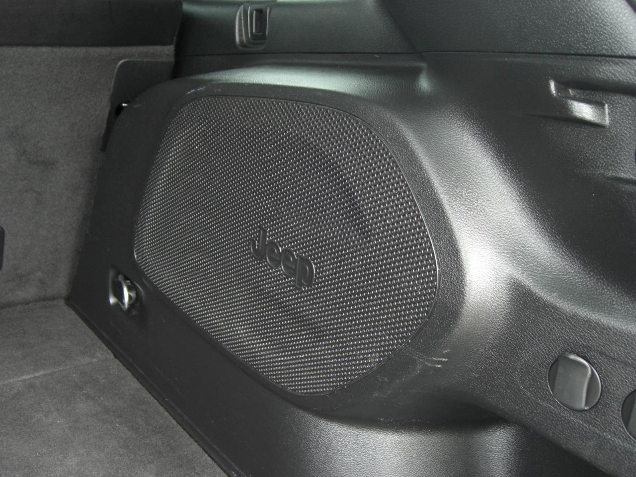 Used 2021 Jeep Cherokee Latitude Plus w/ Sun & Sound Group image 16