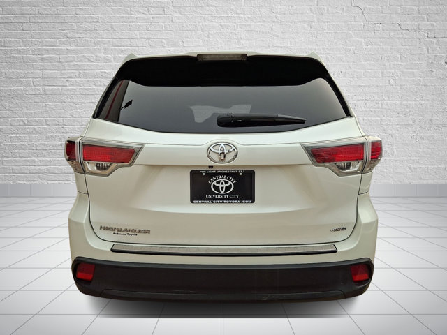 Used 2016 Toyota Highlander LE w/ Protection Package #3 AWD/4WD image 5