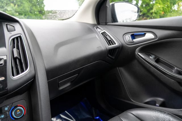 Used 2017 Ford Focus Titanium FWD image 66