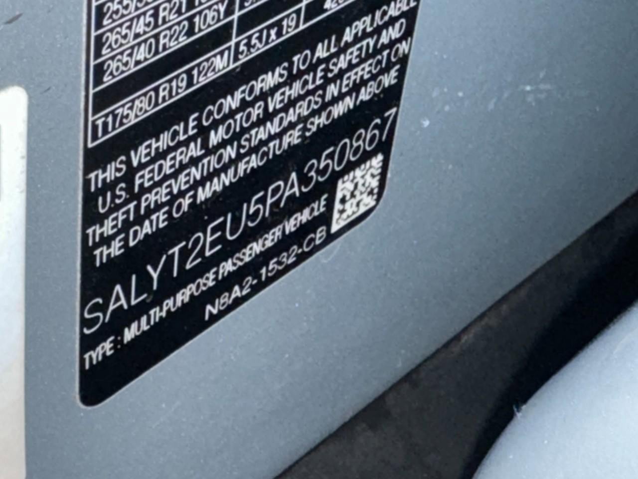 Used 2023 Land Rover Range Rover Velar R-Dynamic S image 32