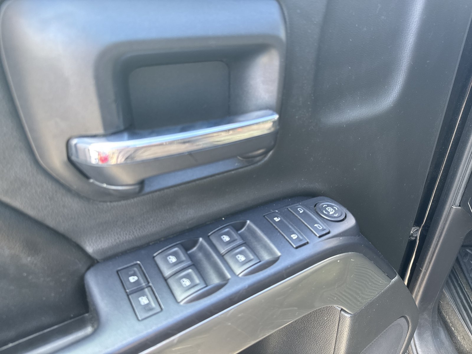 Used 2017 Chevrolet Silverado 1500 LT w/ Max Trailering Package RWD image 12