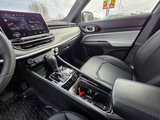 Used 2024 Jeep Compass Limited image 22
