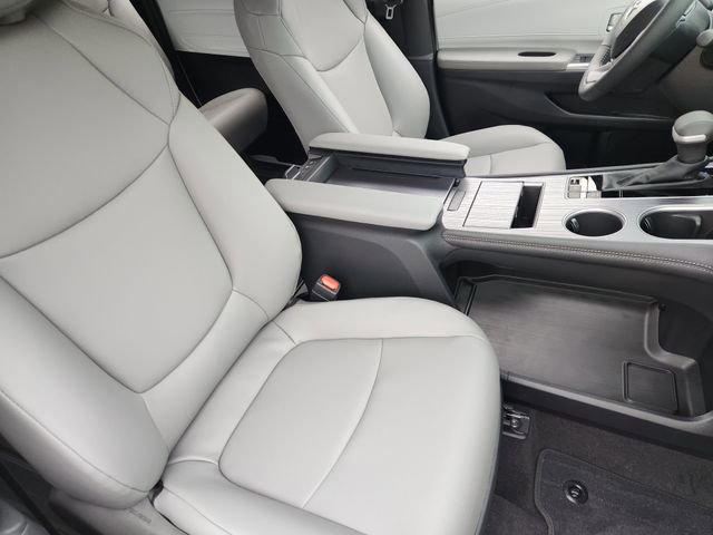 New 2026 Toyota Sienna XLE FWD image 10