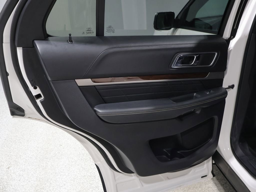 Used 2017 Ford Explorer Platinum image 20