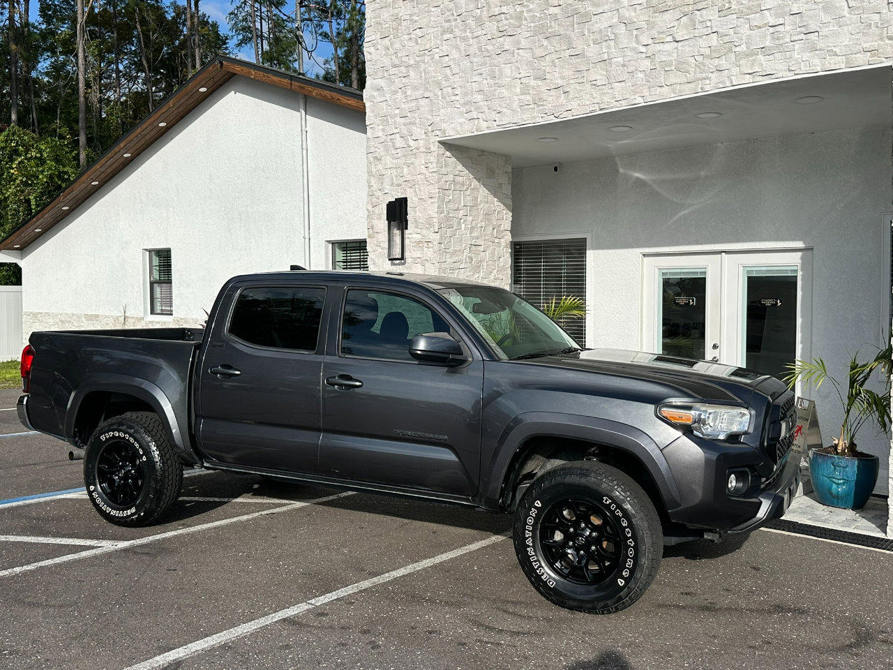 Used 2019 Toyota Tacoma SR5 image 21