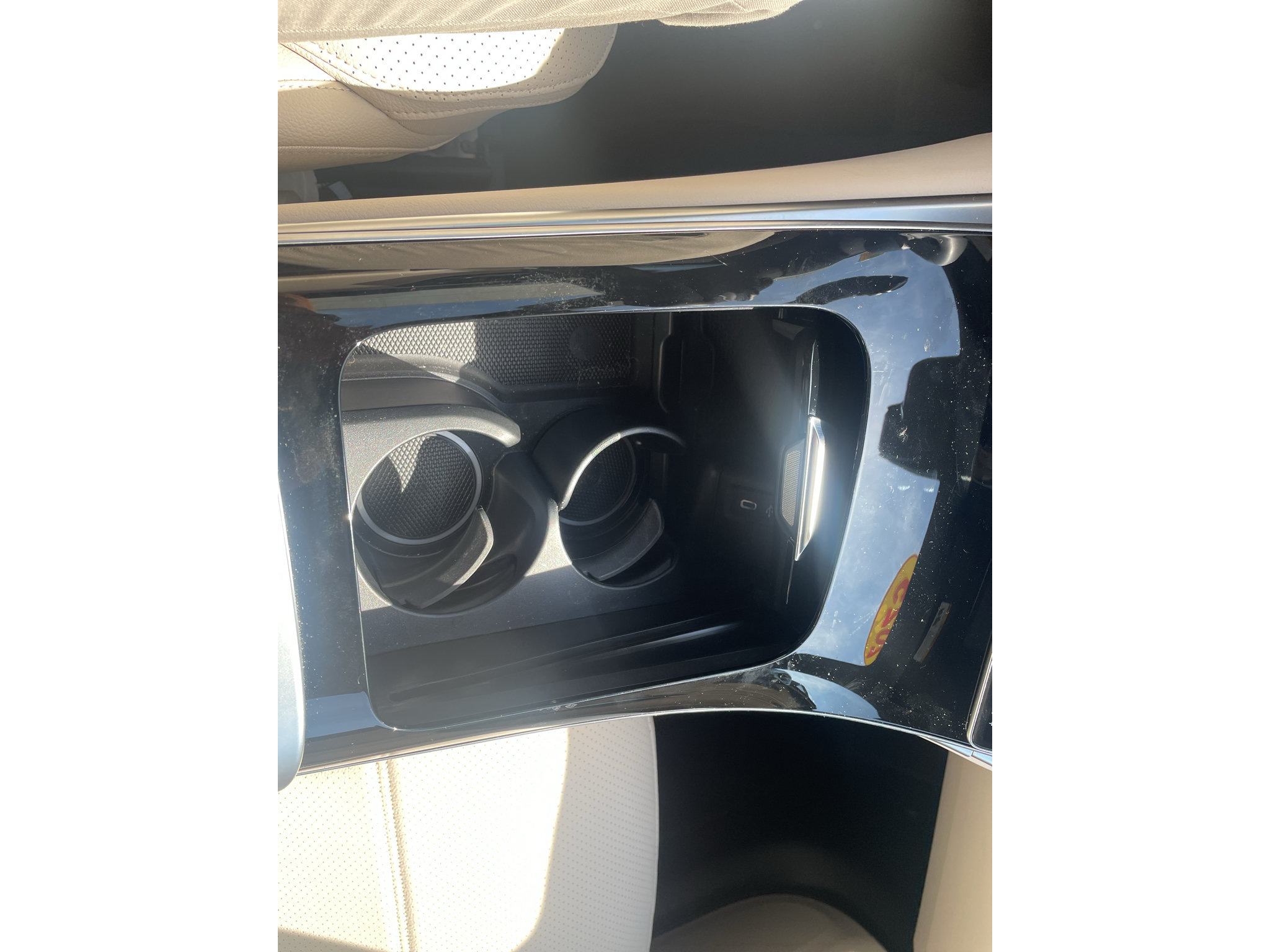 Used 2025 Mercedes-Benz GLC 300 4MATIC image 26
